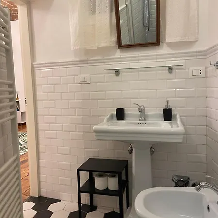 Casa Ortelia: In A Historic Building Apartment