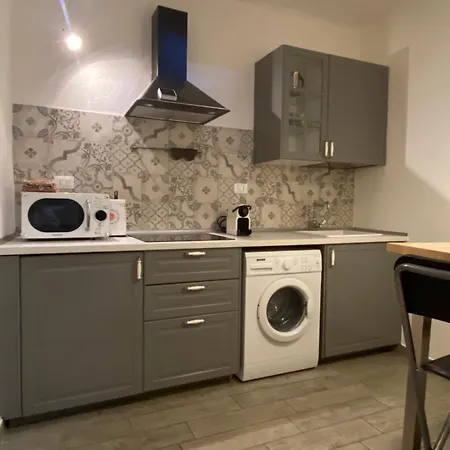Apartment Casa Ortelia: In A Historic Building Bologna