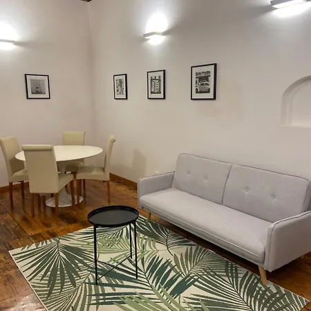 Casa Ortelia: In A Historic Building Apartment Bologna