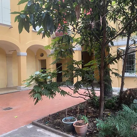 Casa Ortelia: In A Historic Building Apartment Bologna