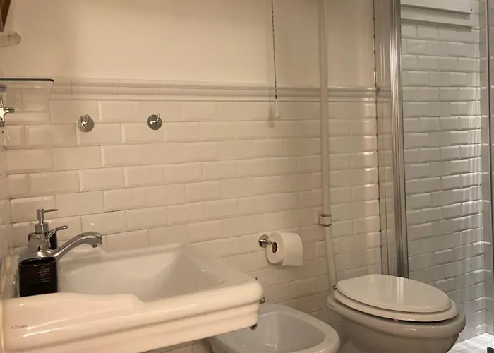 Casa Ortelia: In A Historic Building Apartment